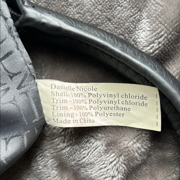 Danielle Nicole Black and White Mini Bag with Structured Design - Picture 5 of 5